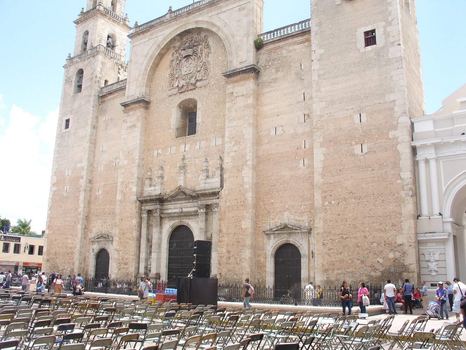 La Catedral de San Ildefonso, frente a la Plaza Grande donde se realiza la ceremonia.